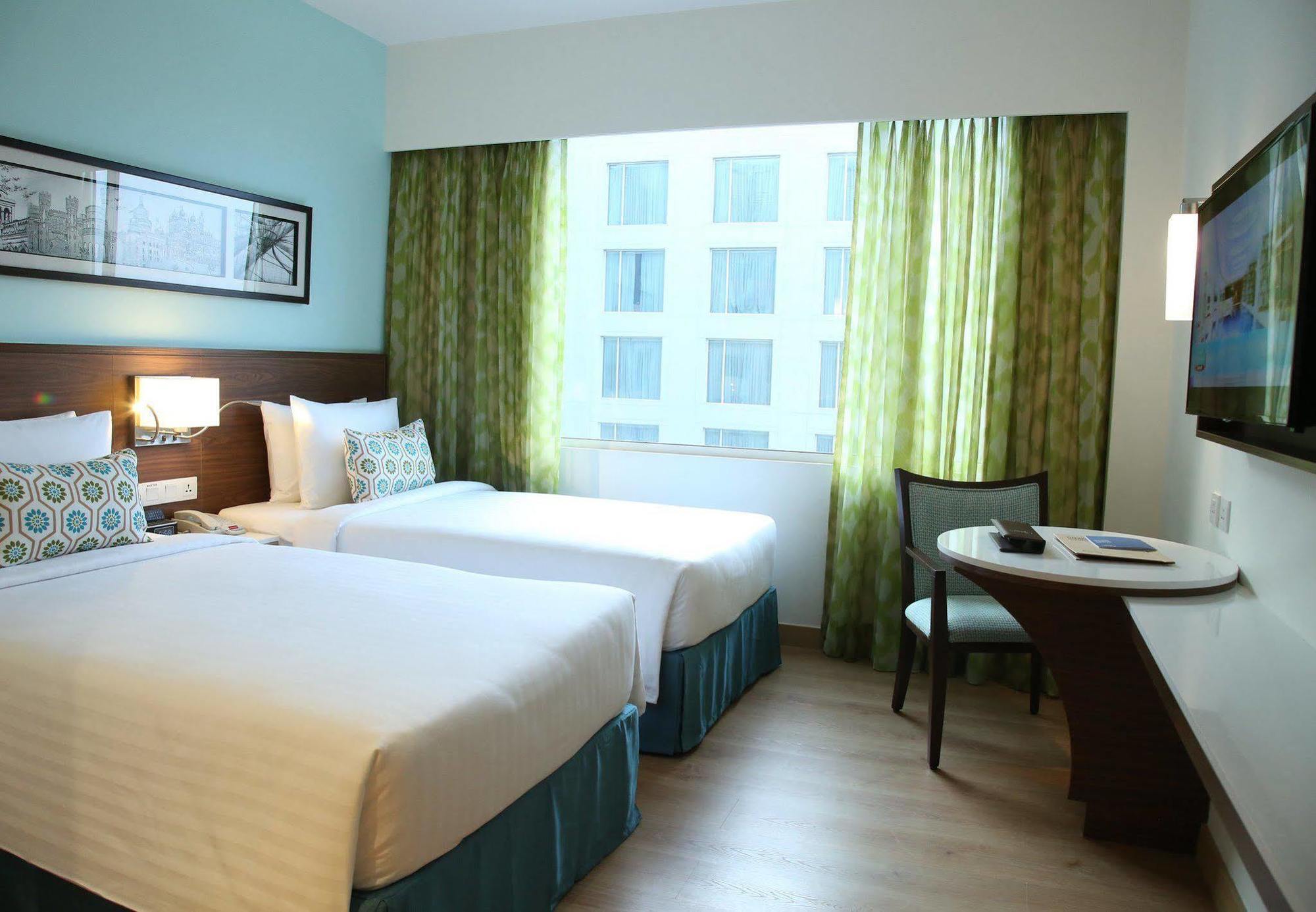 Hotel Fairfield By Marriott Bengaluru Outer Ring Road Zewnętrze zdjęcie